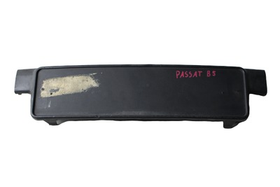 Czarna podkładka tablicy rejestracyjnej do VW Passata B5 3B0807719
