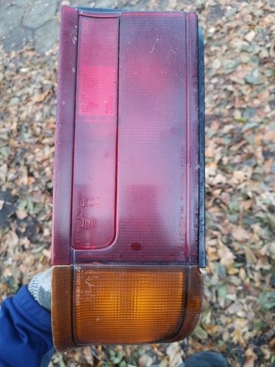 LAMPA PRAWY TYŁ MITSUBISHI COLT III HB 1990