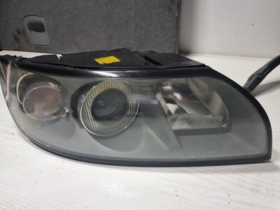 LAMPA PRAWA PRZEDNIA PRZÓD VOLVO V50 30698886 EURO