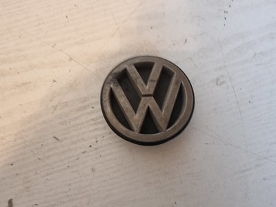 srebrny znaczek emblemat VW