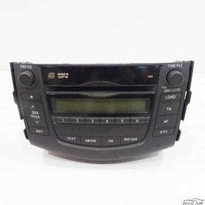 czarne plastikowe radio na pliki mp3 lub płyty CD do samochodu Toyota RAV4