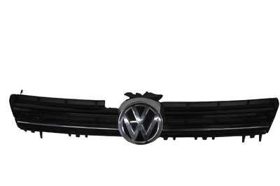 Czarny grill do VW Golfa VII z numerem części : 5G0853655C