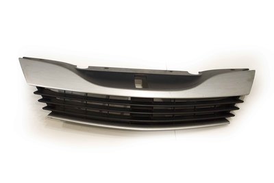 Srebrny grill przedni Renault Laguna II