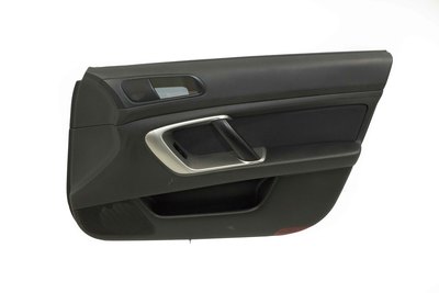 Czarny boczek drzwi prawych przednich do Subaru Legacy IV