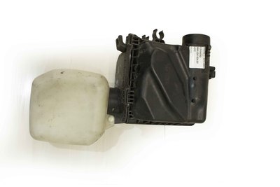 Czarna obudowa filtra powietrza z białym rezonatorem do Subaru Legacy IV 2.0d