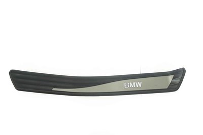 Czarna plastikowa nakładka prawa tylna progowa do BMW 5 E60 z numerem części : 7034306