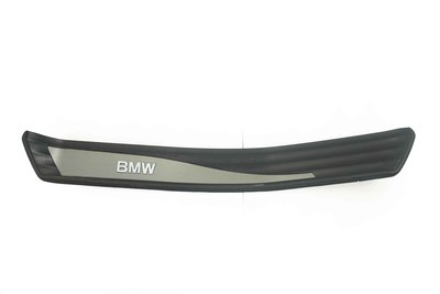 Czarna plastikowa listwa nakładka progowa lewa tylna do BMW 5 E60 z numerem części : 7034305