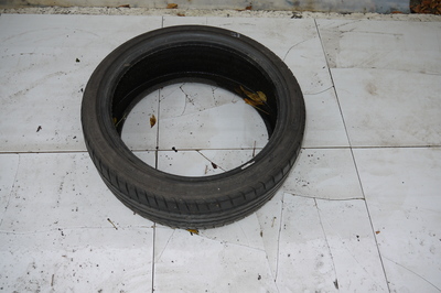 Czarna gumowa opona Goodyear Efficientgrip 205/40r17