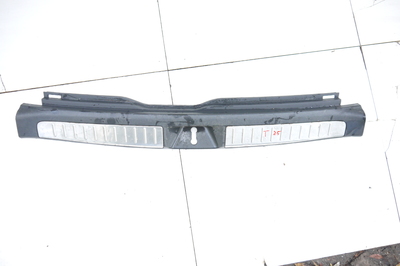 Listwa tylna osłona progu nakładka bagażnika Toyota Avensis T25