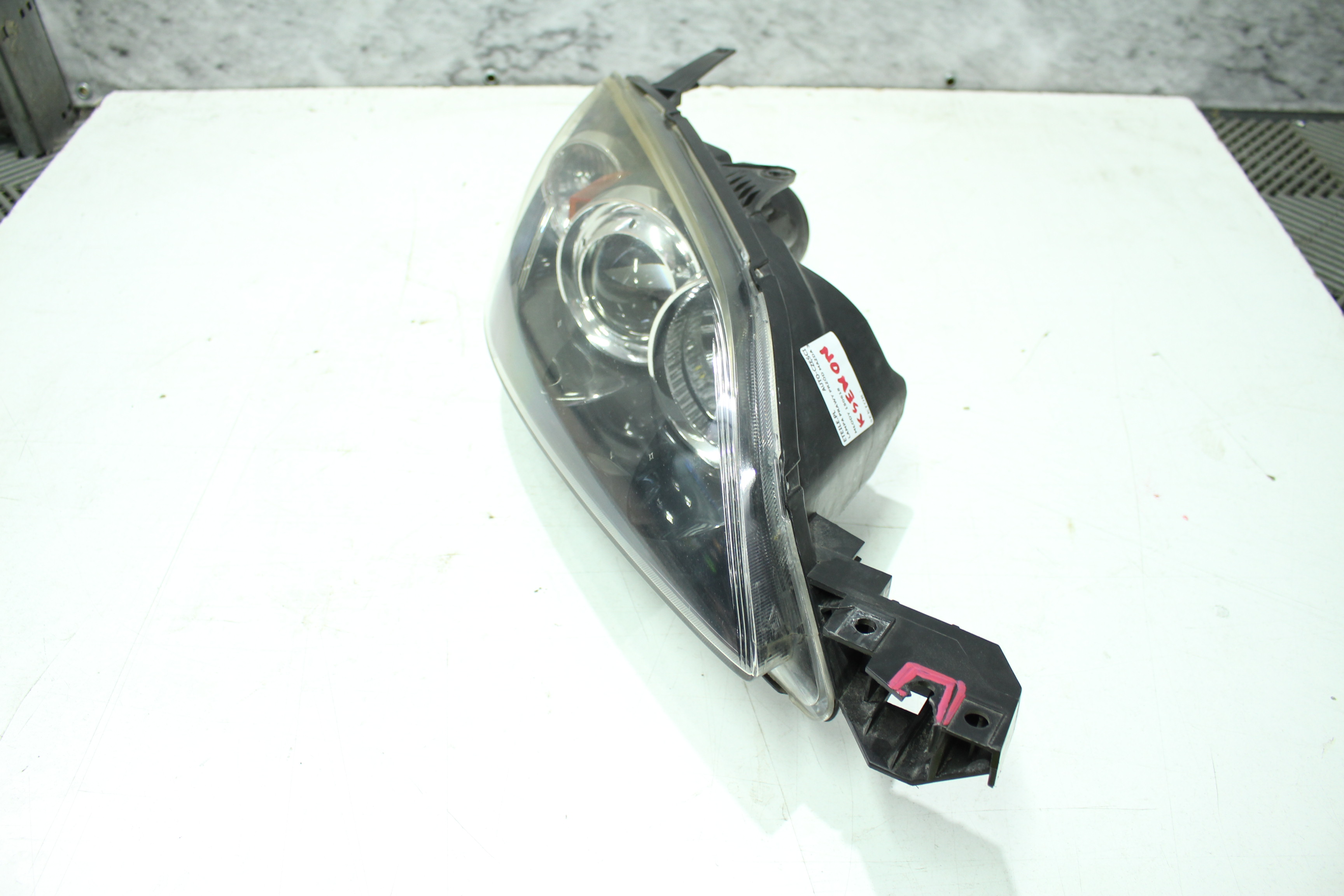 Lampa Prawy Przód Prawa Przednia Mazda 3 Bk Ksenon 865100