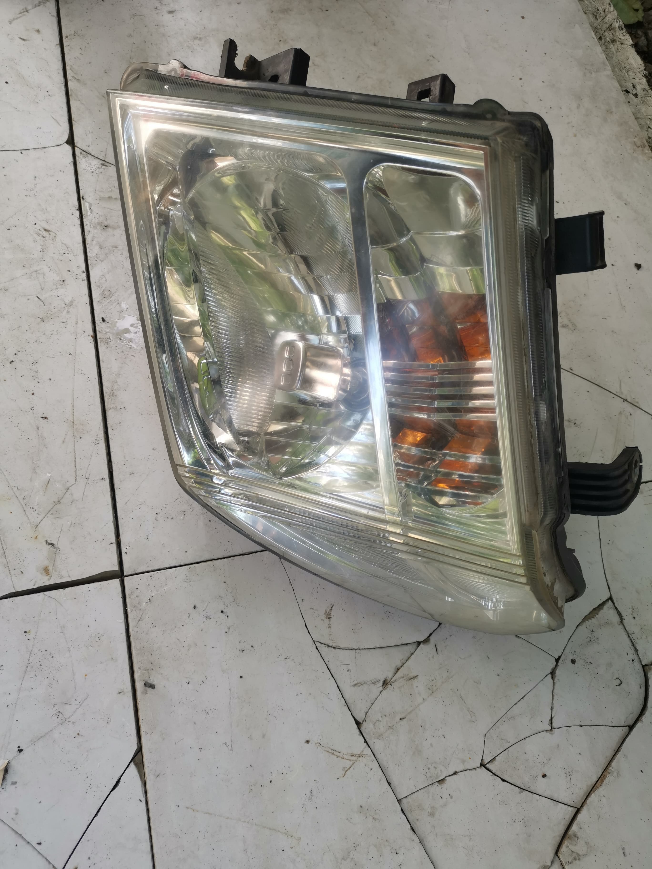 Lampa Reflektor Lampa Nissan Navara Pathfinder D40 R51 Eu